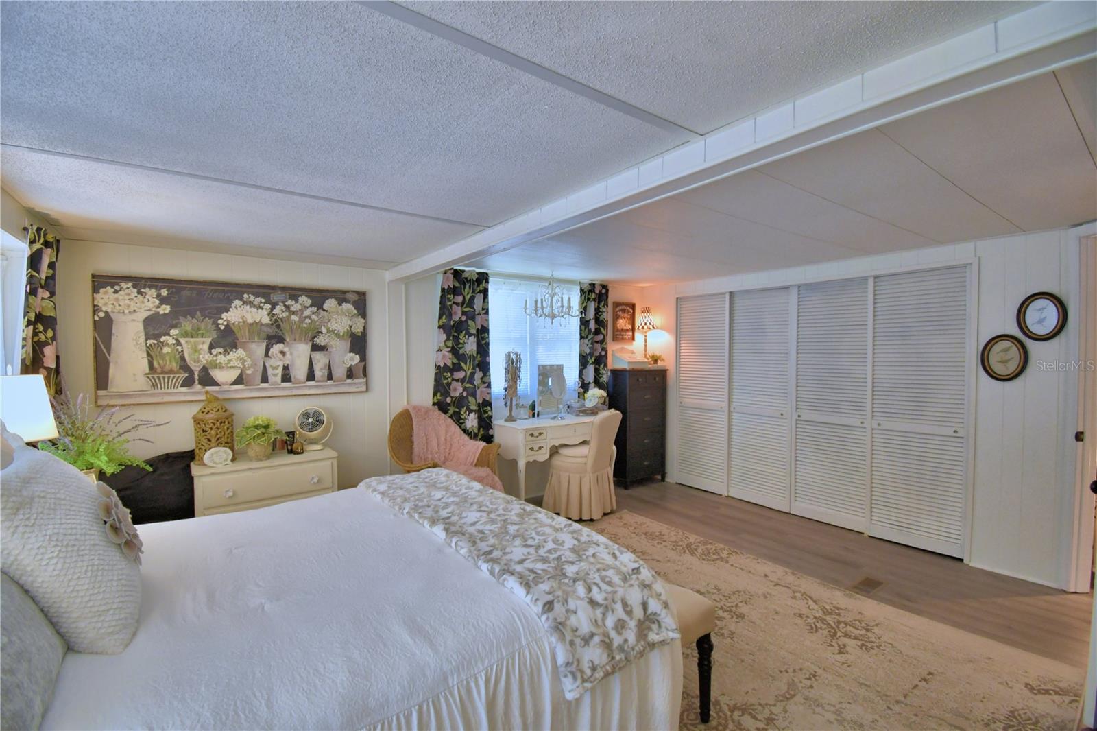 P4937515 Property Photo