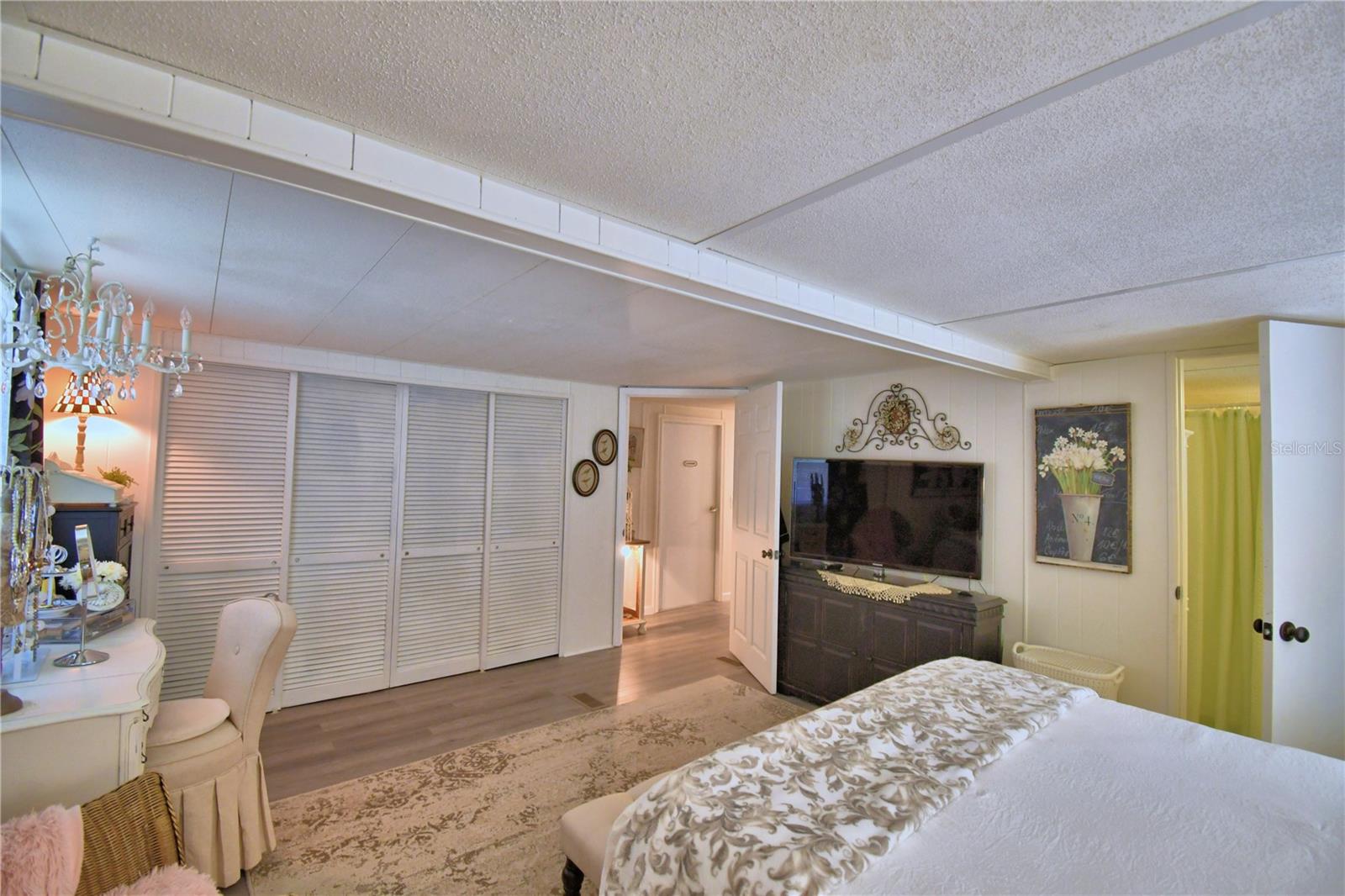 P4937515 Property Photo