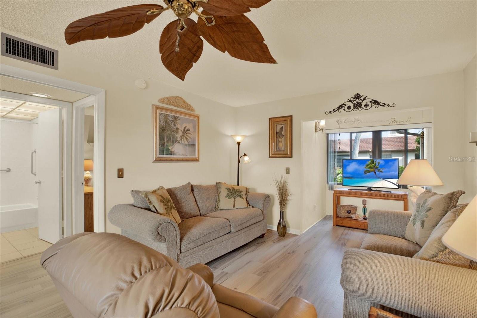 TB8463951 Property Photo