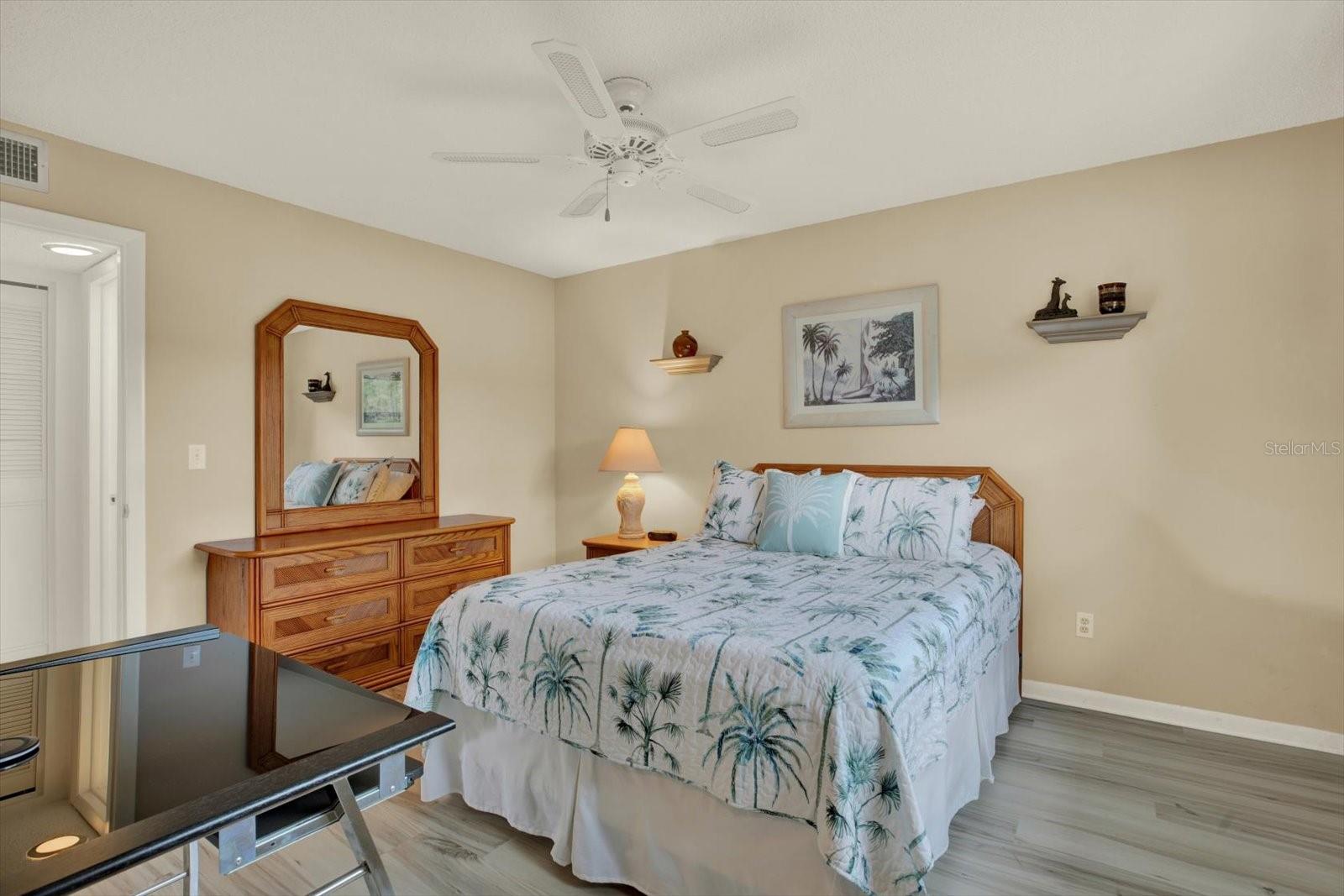 TB8463951 Property Photo