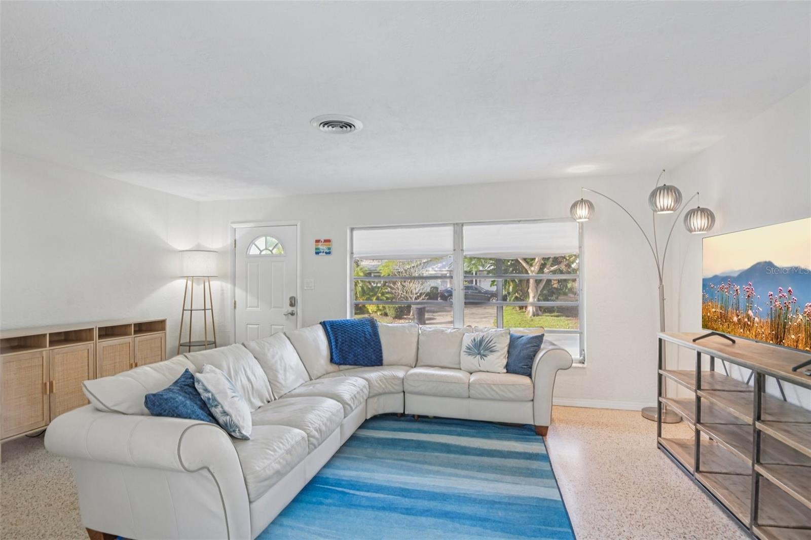 TB8463971 Property Photo