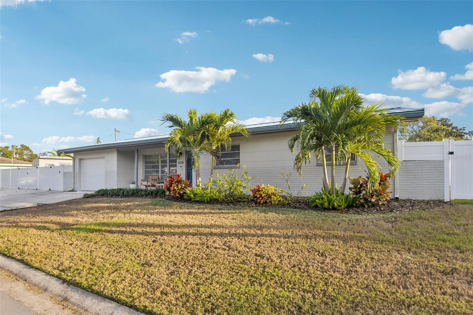 TB8463971 Property Photo