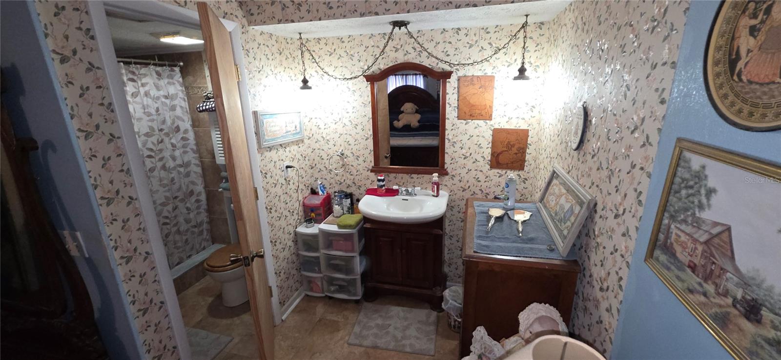 TB8463972 Property Photo