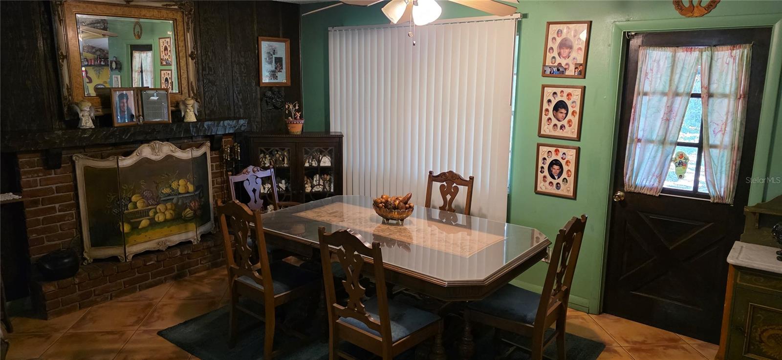 TB8463972 Property Photo