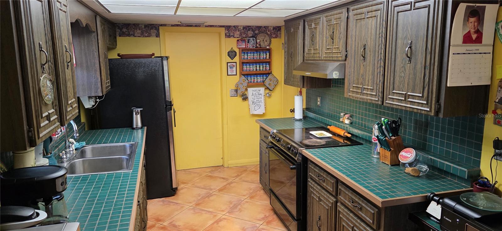 TB8463972 Property Photo