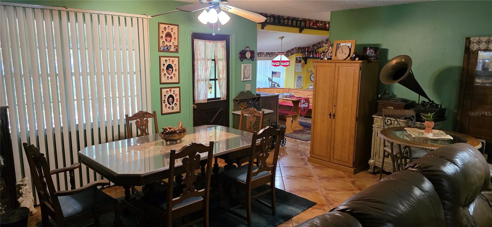 TB8463972 Property Photo