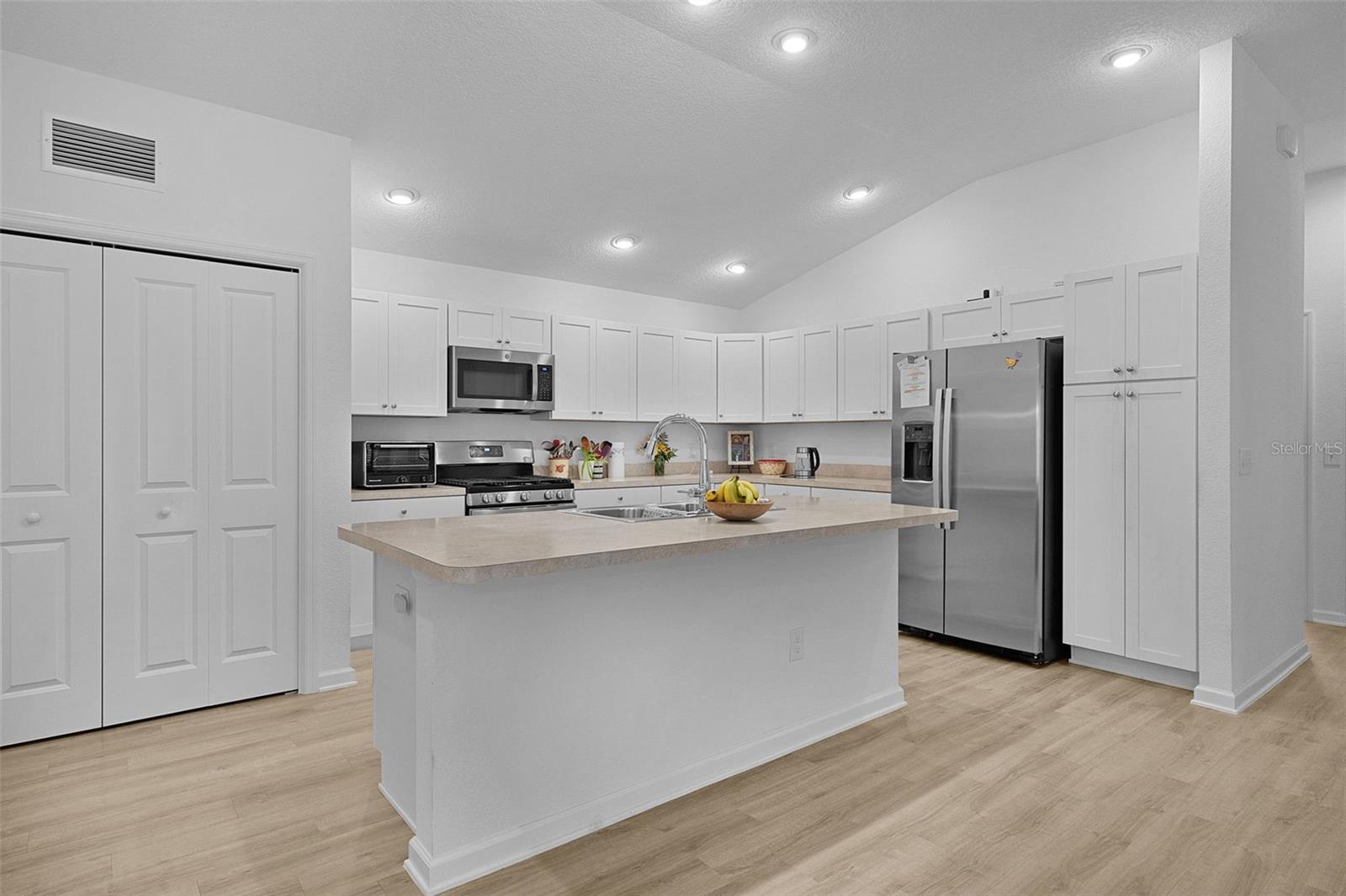842 SPRING AVE, THE VILLAGES, FL, 34762