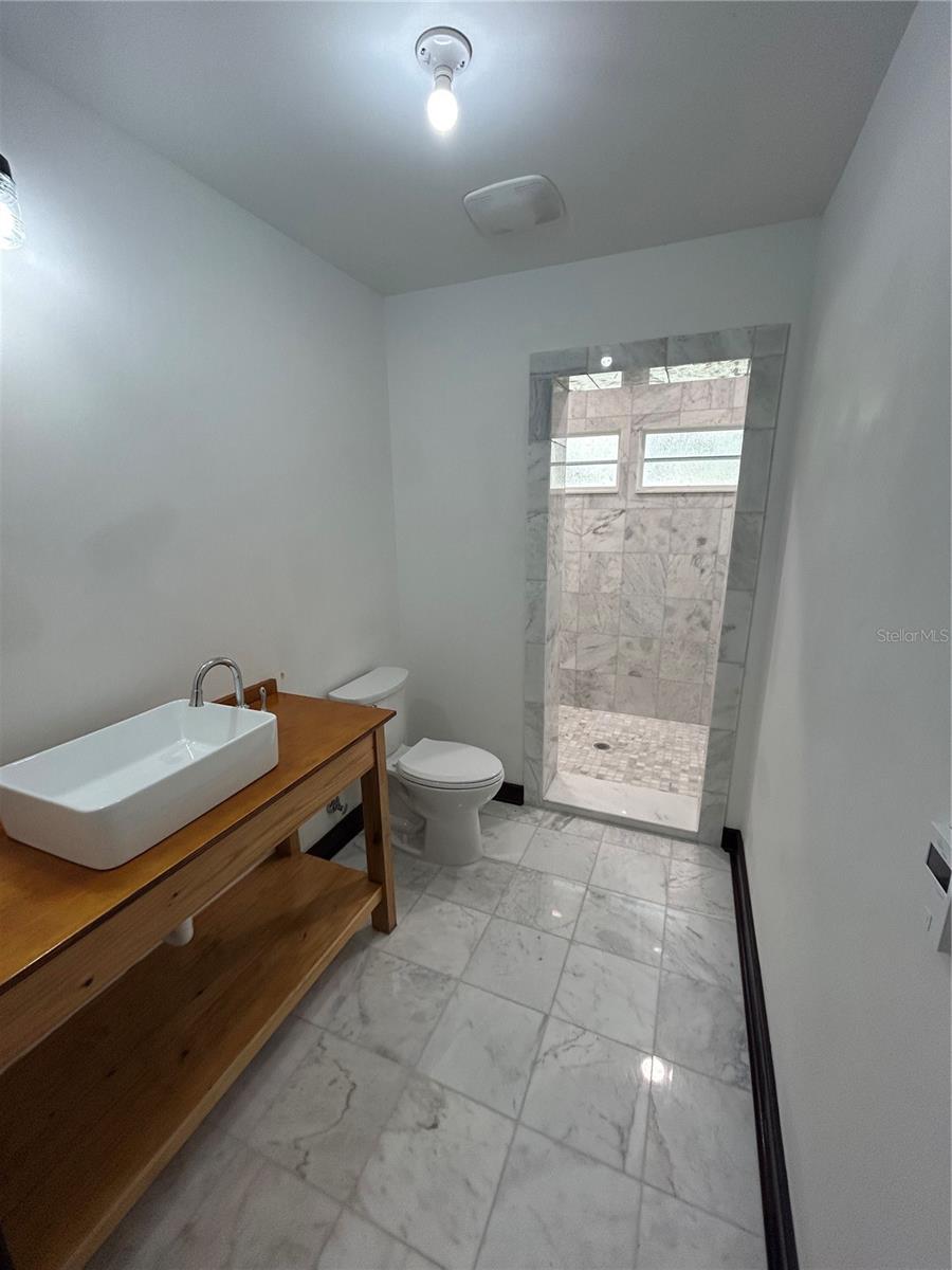 1027 NW 11TH AVE, GAINESVILLE, FL, 32601