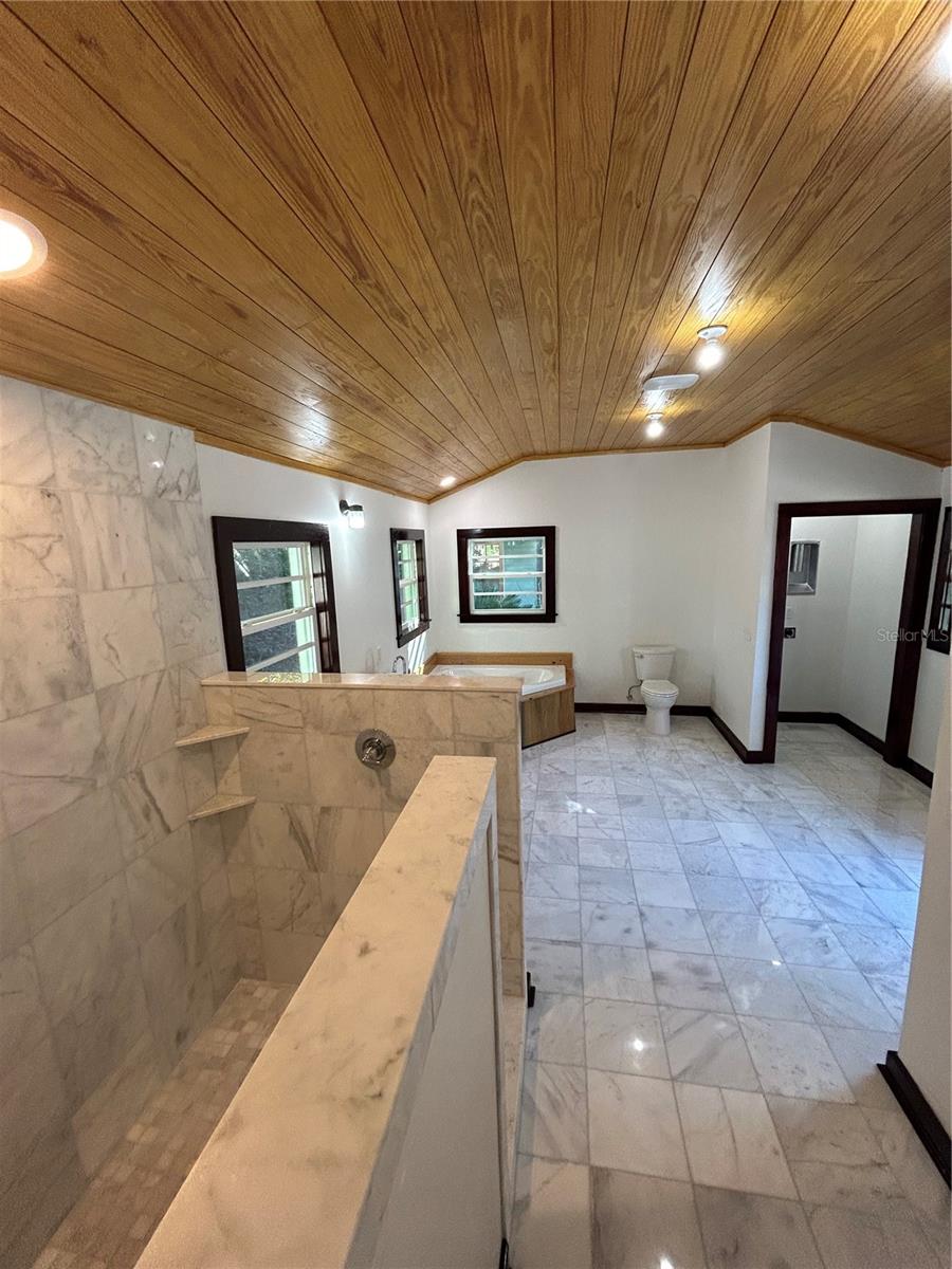 1027 NW 11TH AVE, GAINESVILLE, FL, 32601