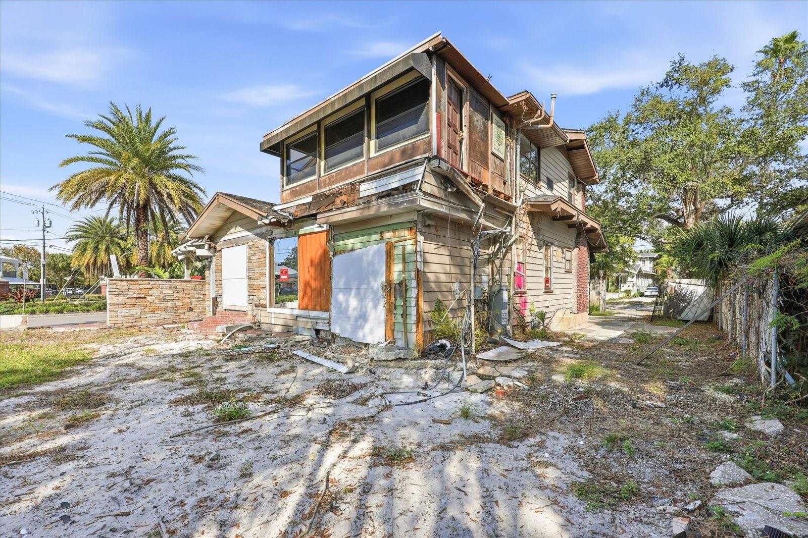 TB8464005 Property Photo