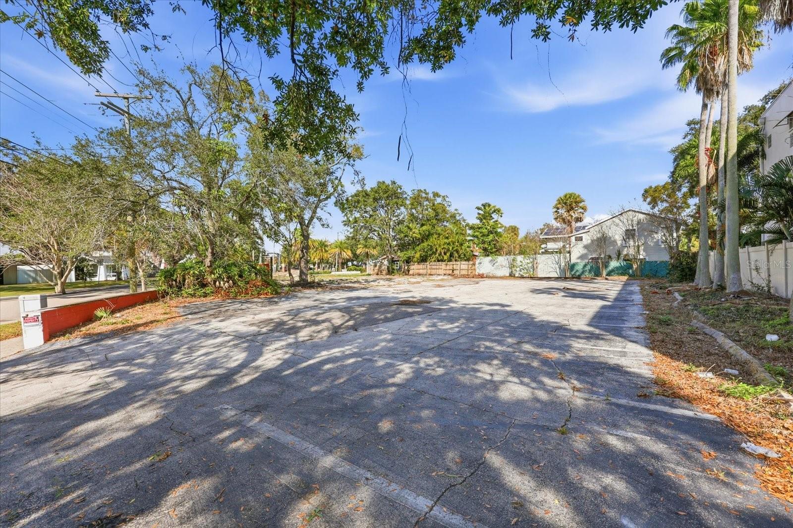 TB8464005 Property Photo