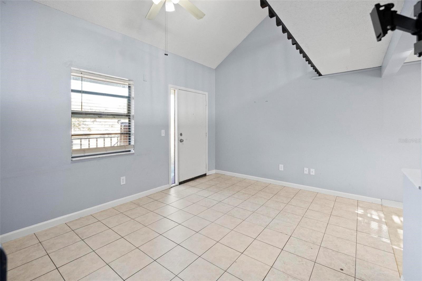 TB8464037 Property Photo