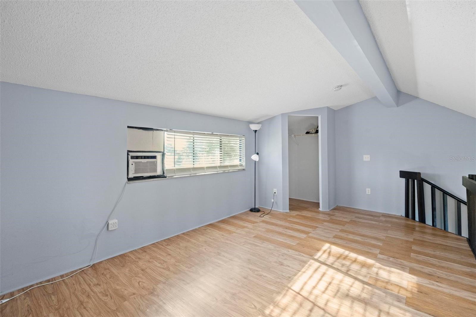 TB8464037 Property Photo