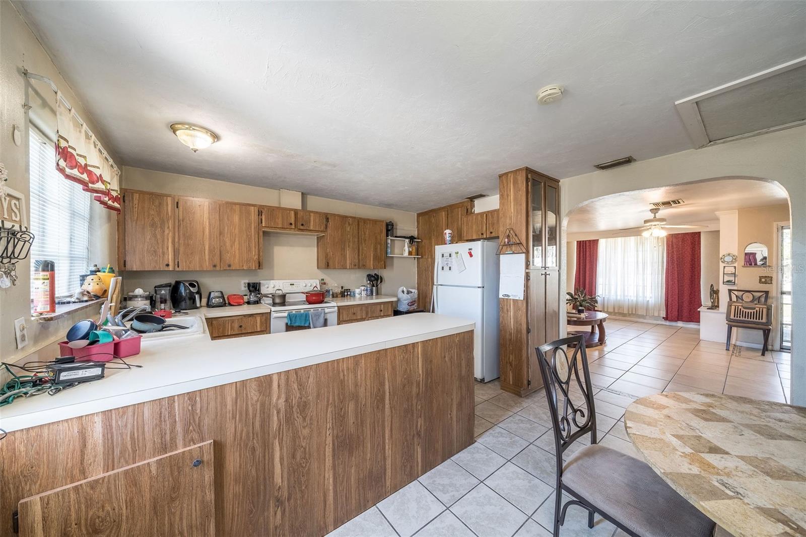 708 N SAINT CLAIR ABRAMS AVE, TAVARES, FL, 32778