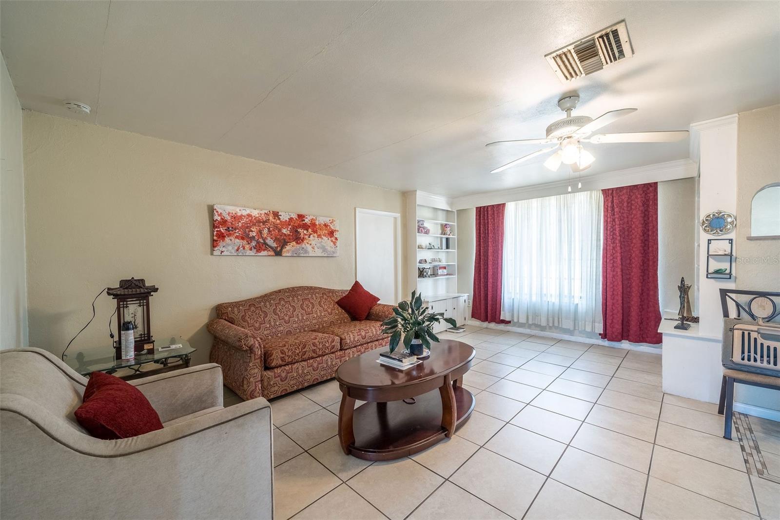 708 N SAINT CLAIR ABRAMS AVE, TAVARES, FL, 32778