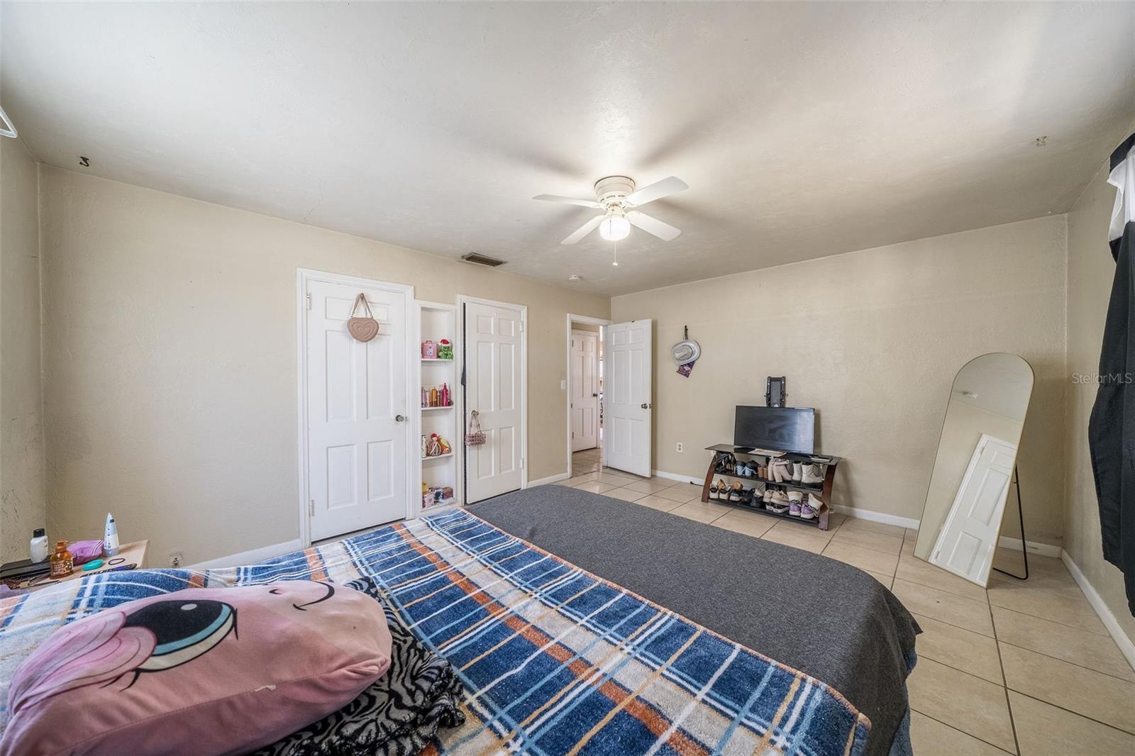 708 N SAINT CLAIR ABRAMS AVE, TAVARES, FL, 32778