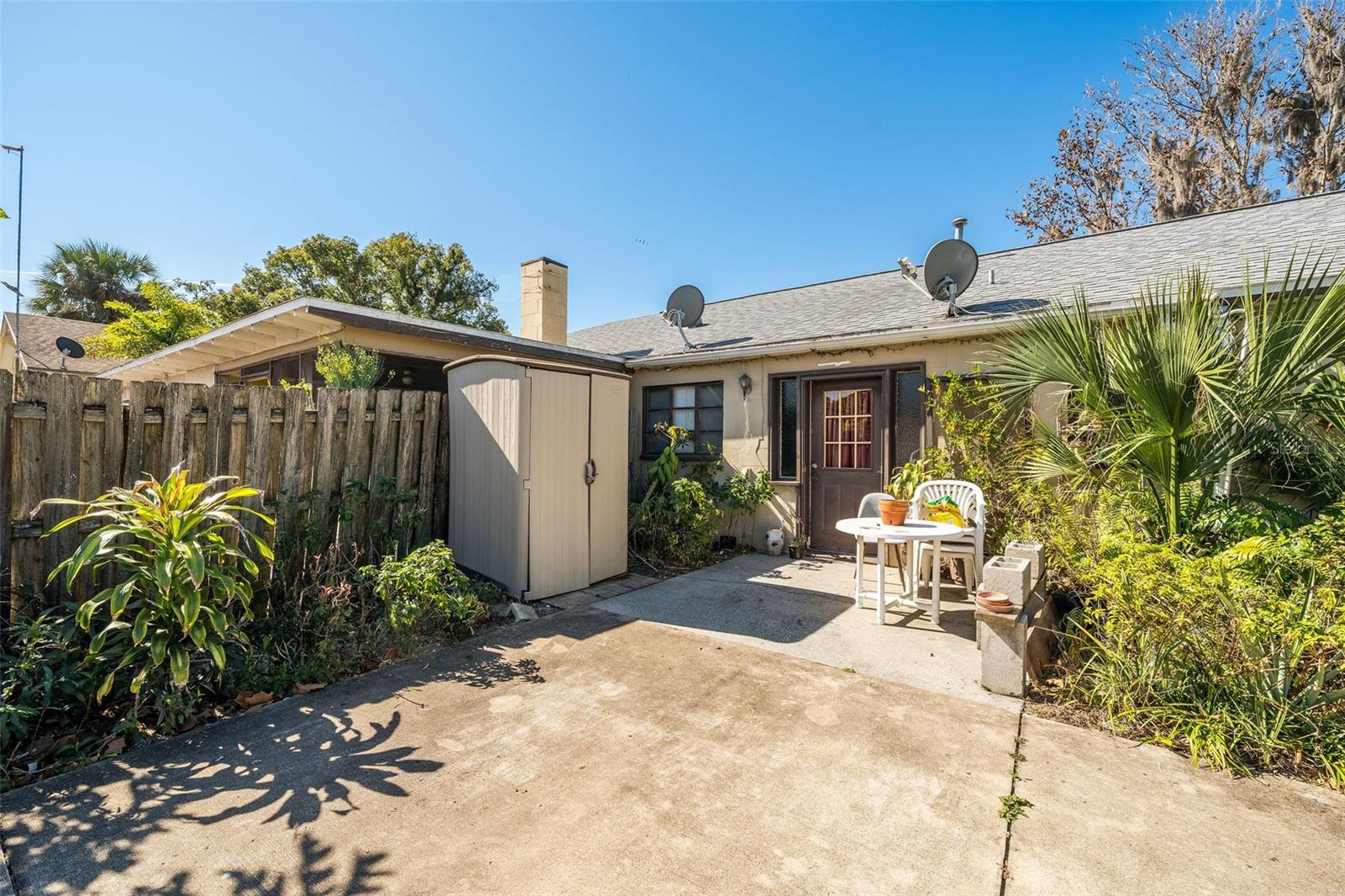 708 N SAINT CLAIR ABRAMS AVE, TAVARES, FL, 32778