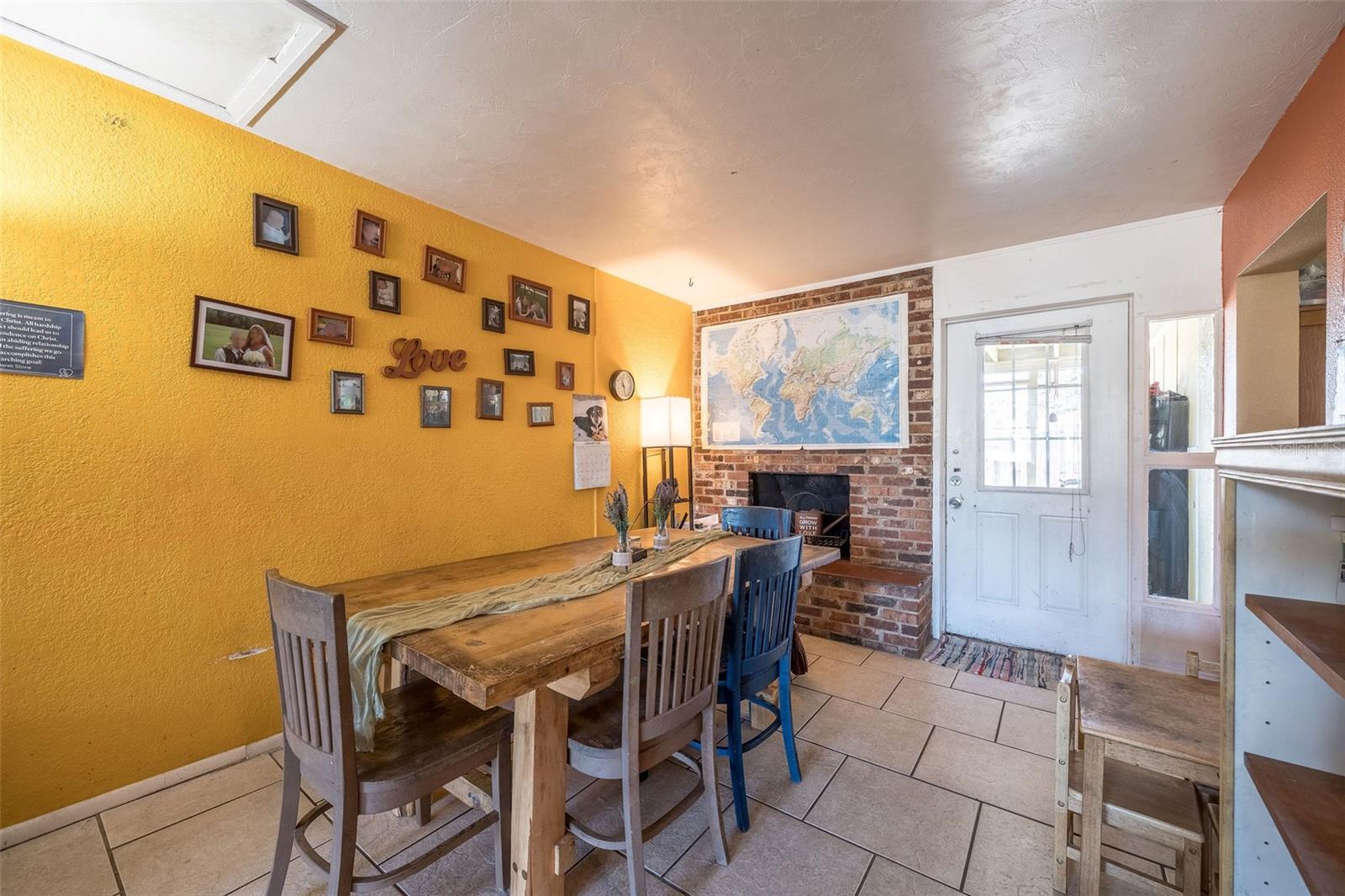 708 N SAINT CLAIR ABRAMS AVE, TAVARES, FL, 32778