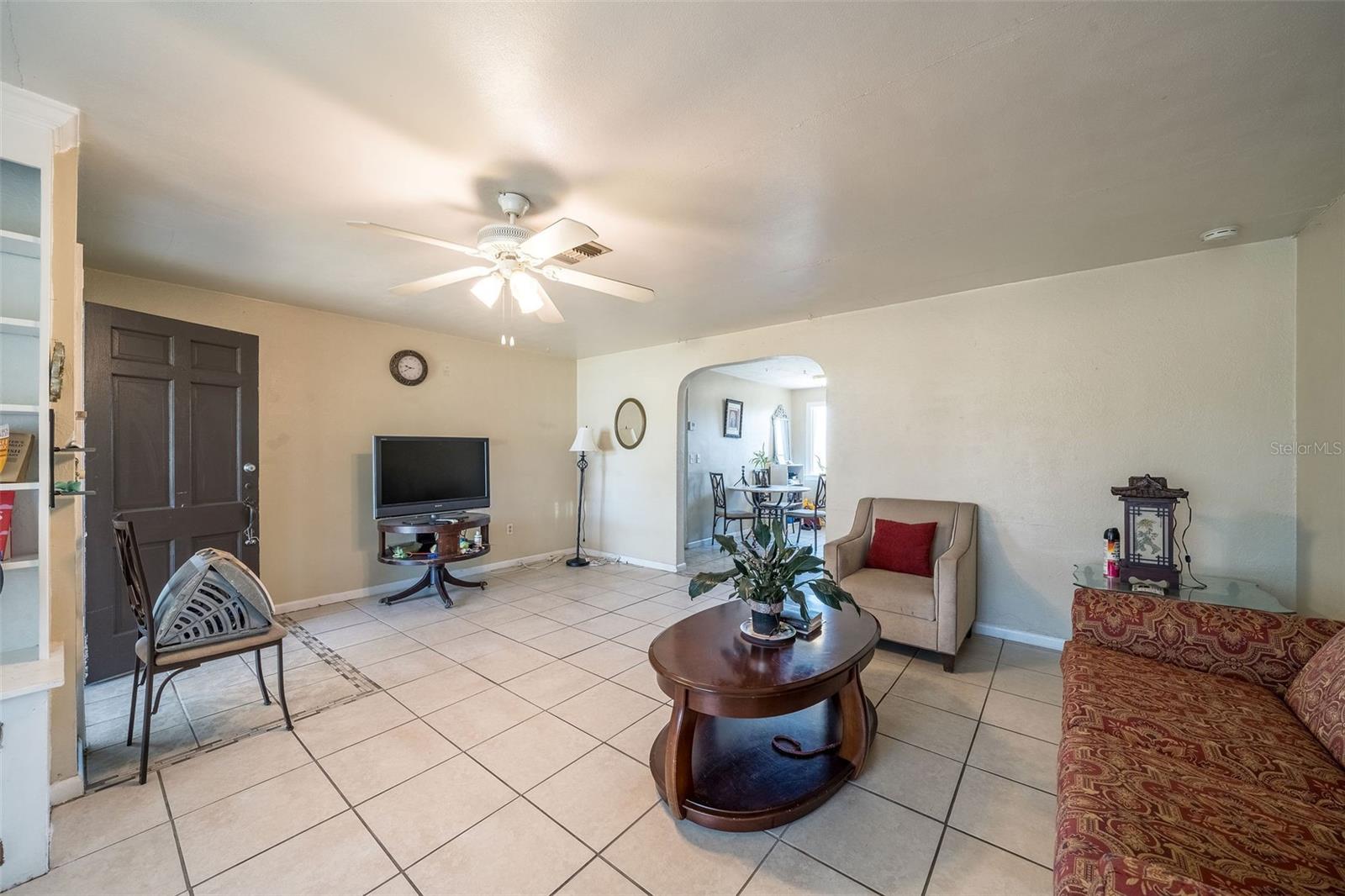 708 N SAINT CLAIR ABRAMS AVE, TAVARES, FL, 32778