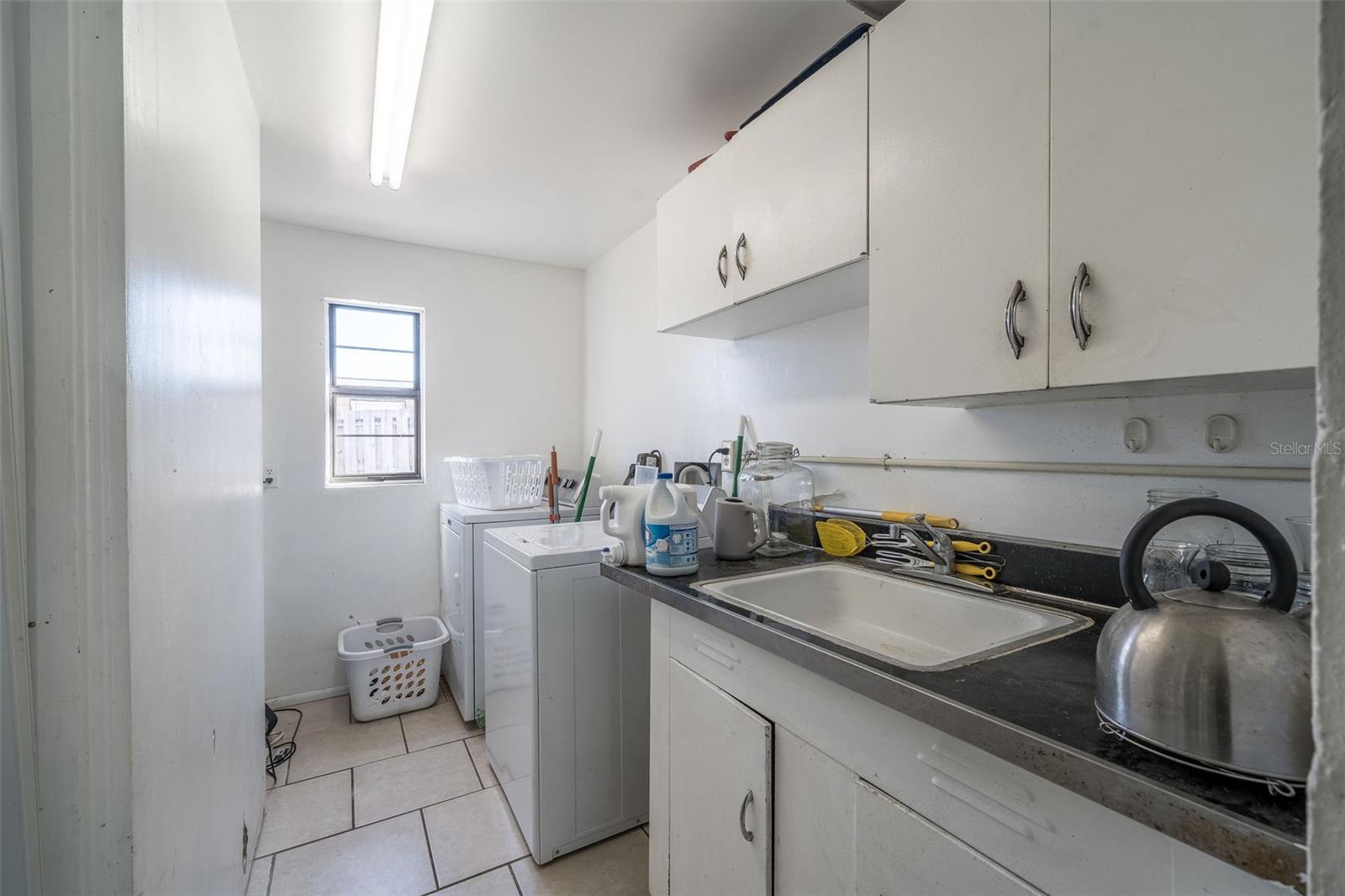 708 N SAINT CLAIR ABRAMS AVE, TAVARES, FL, 32778