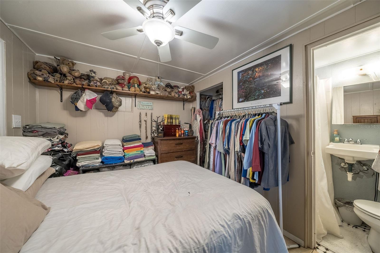 708 N SAINT CLAIR ABRAMS AVE, TAVARES, FL, 32778