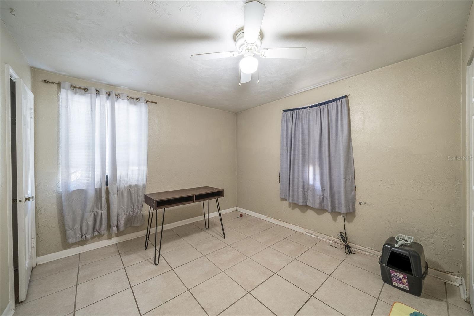 708 N SAINT CLAIR ABRAMS AVE, TAVARES, FL, 32778