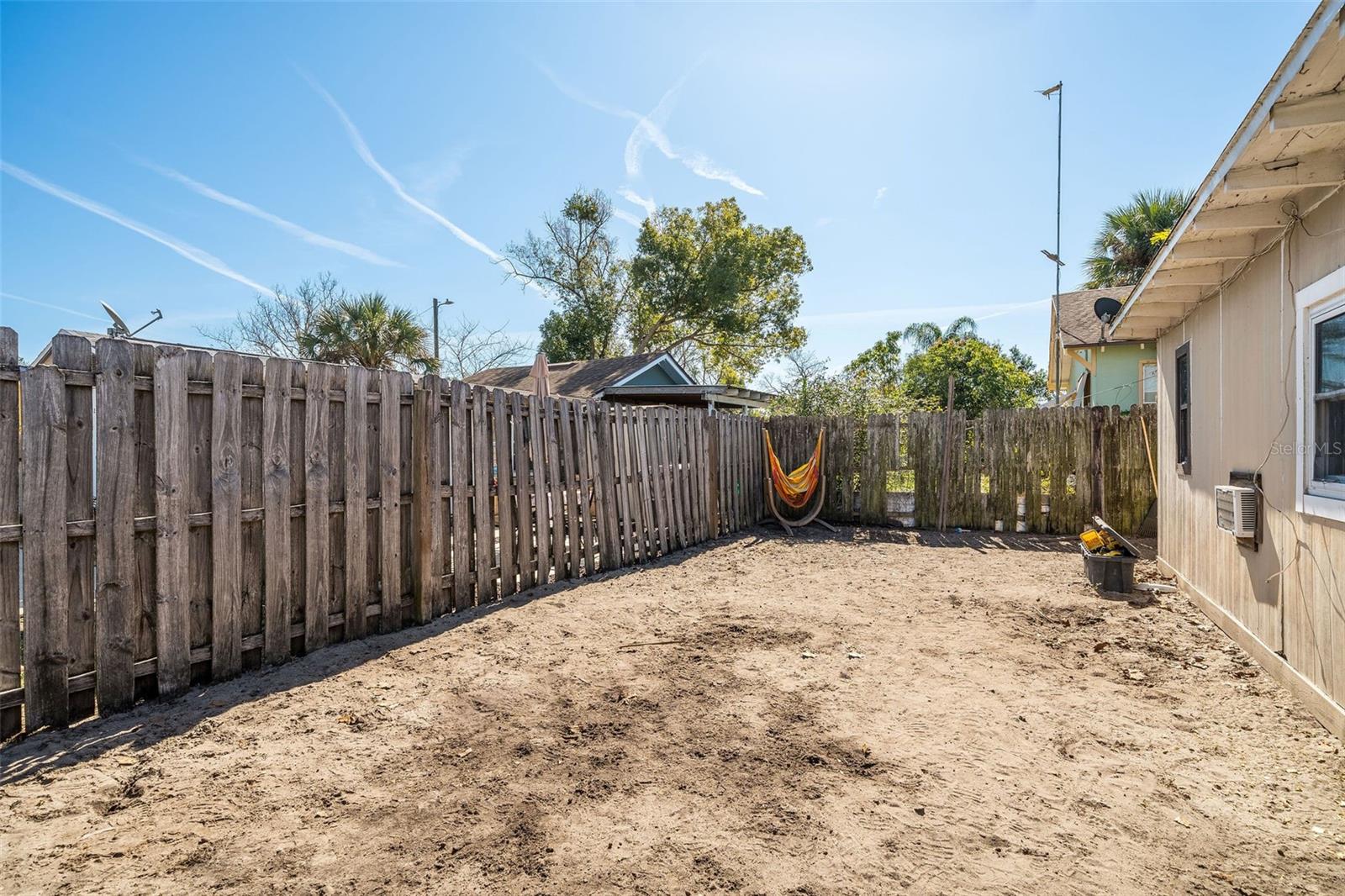 708 N SAINT CLAIR ABRAMS AVE, TAVARES, FL, 32778