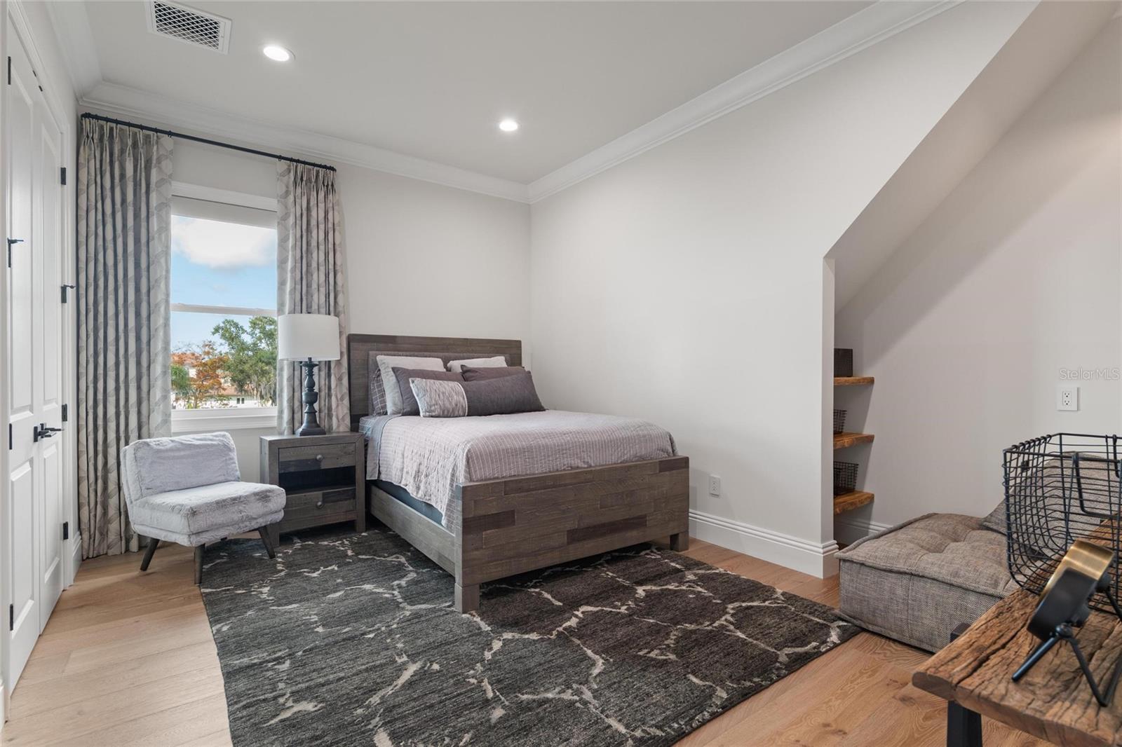 W7882048 Property Photo