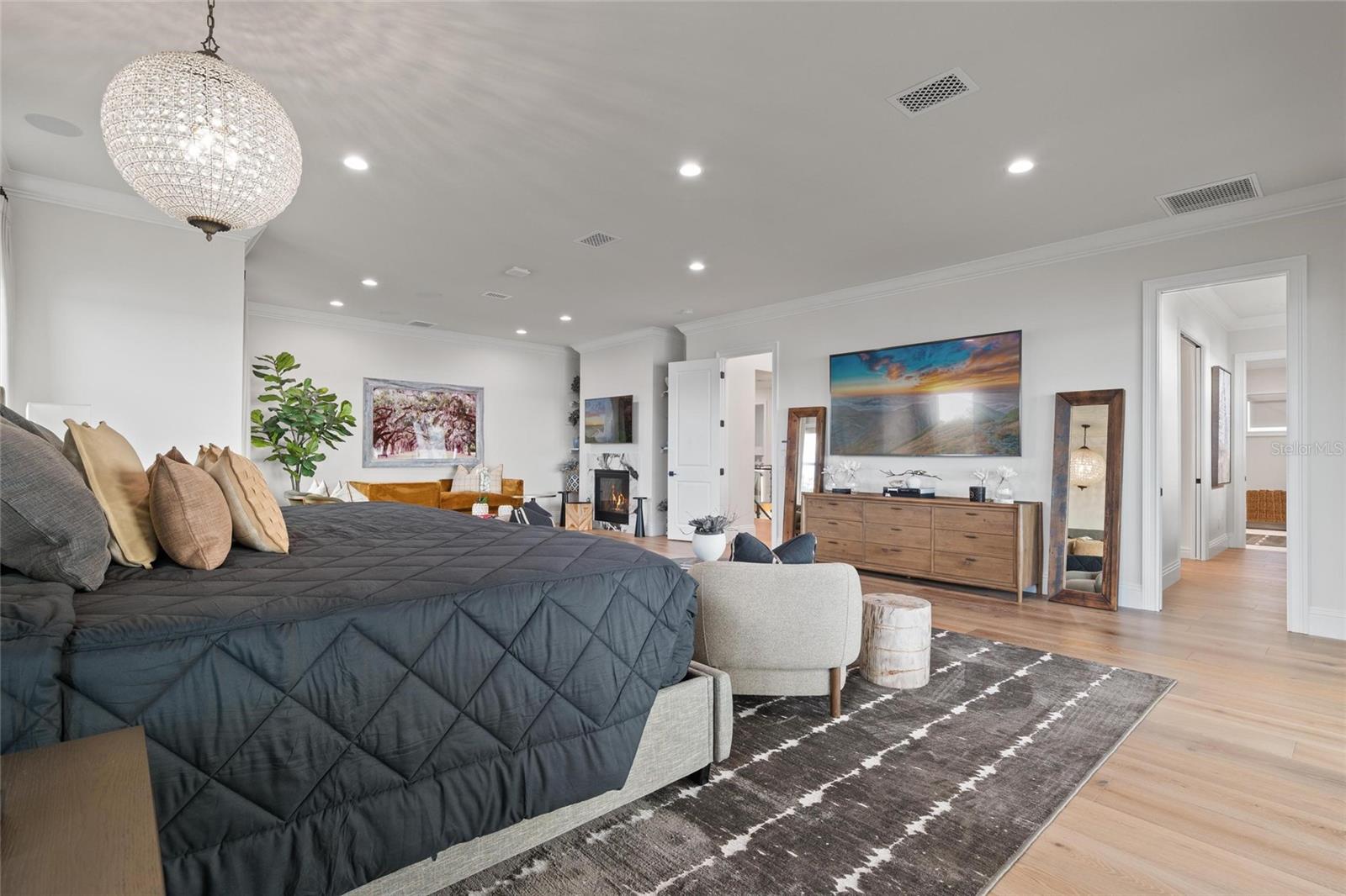 W7882048 Property Photo