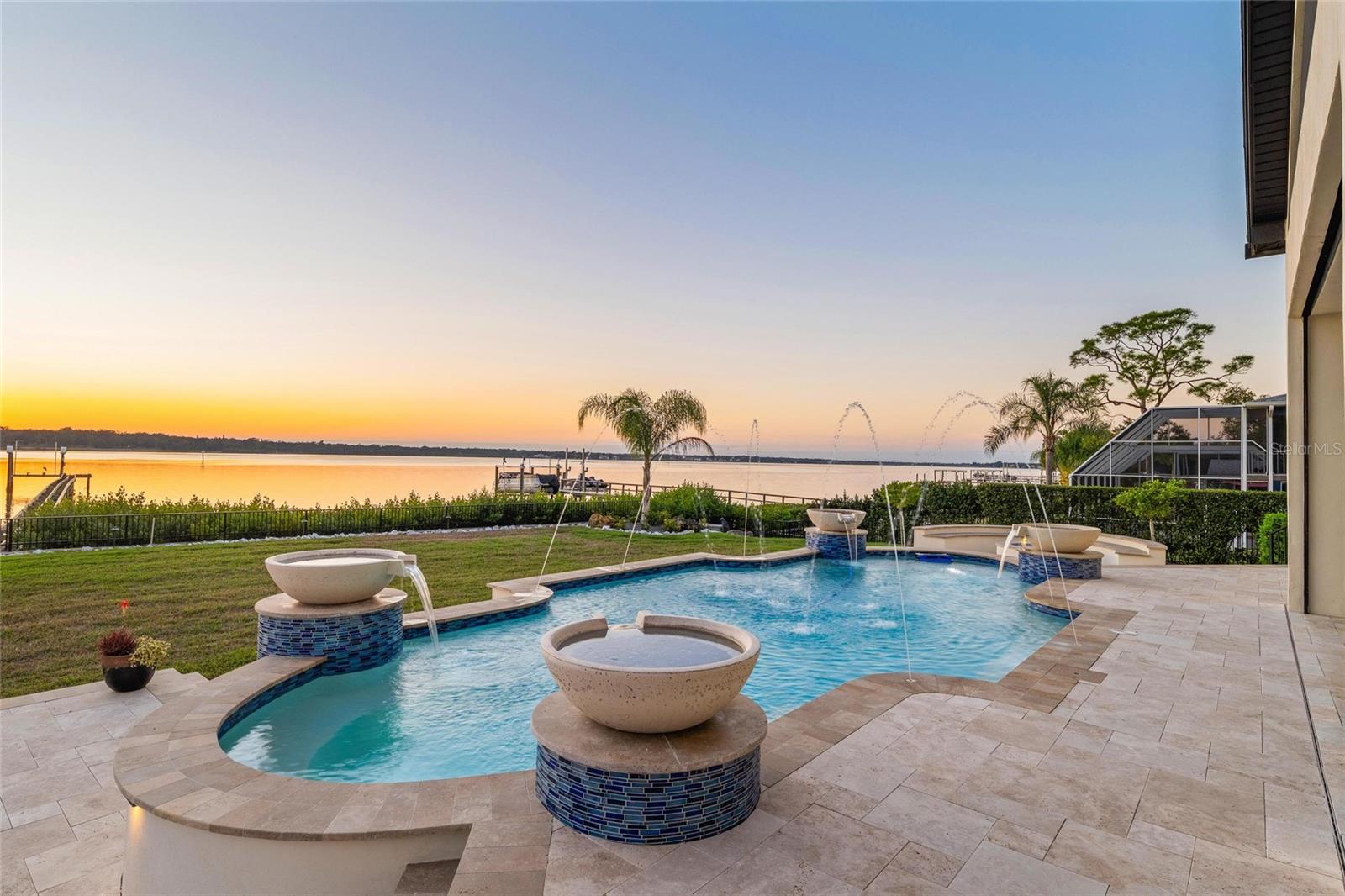 W7882048 Property Photo