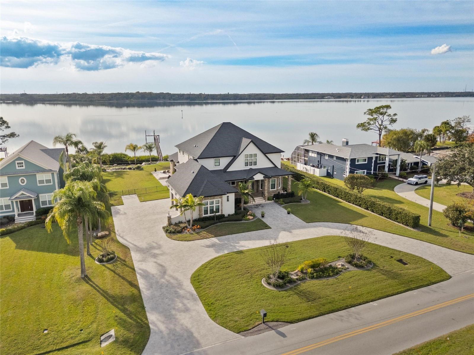 W7882048 Property Photo