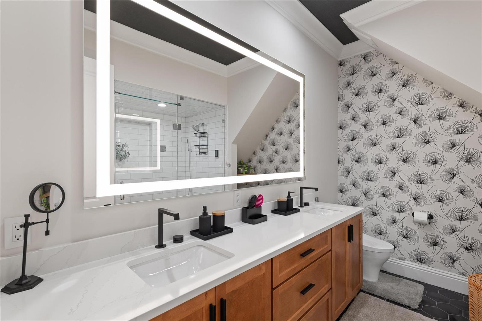 W7882048 Property Photo