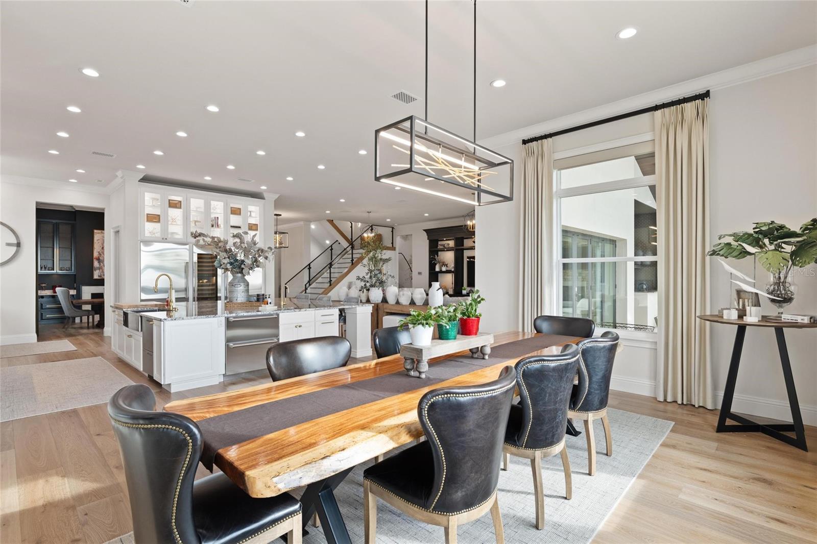 W7882048 Property Photo