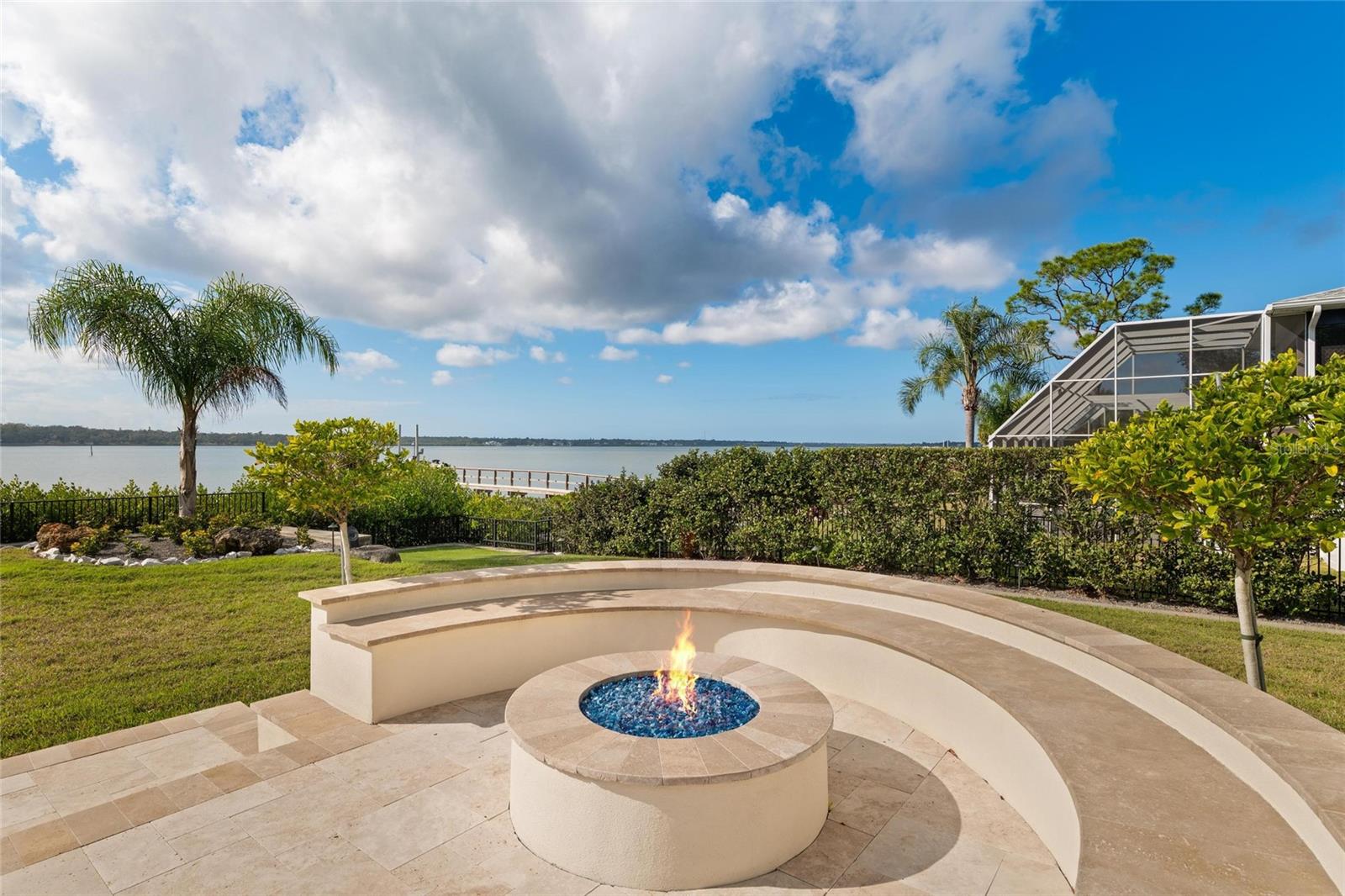 W7882048 Property Photo