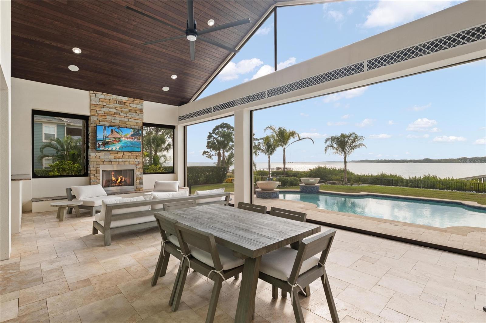 W7882048 Property Photo