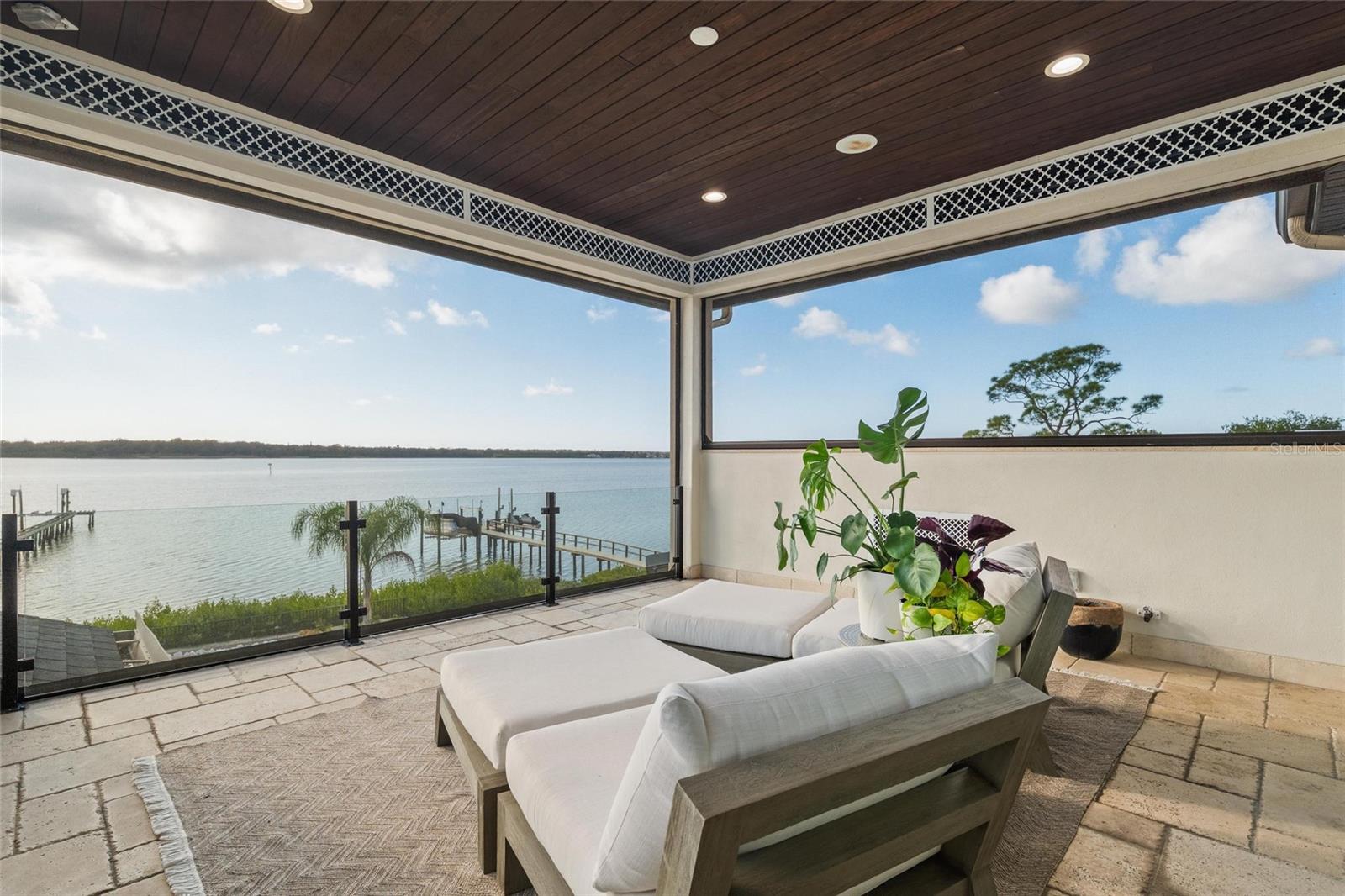 W7882048 Property Photo