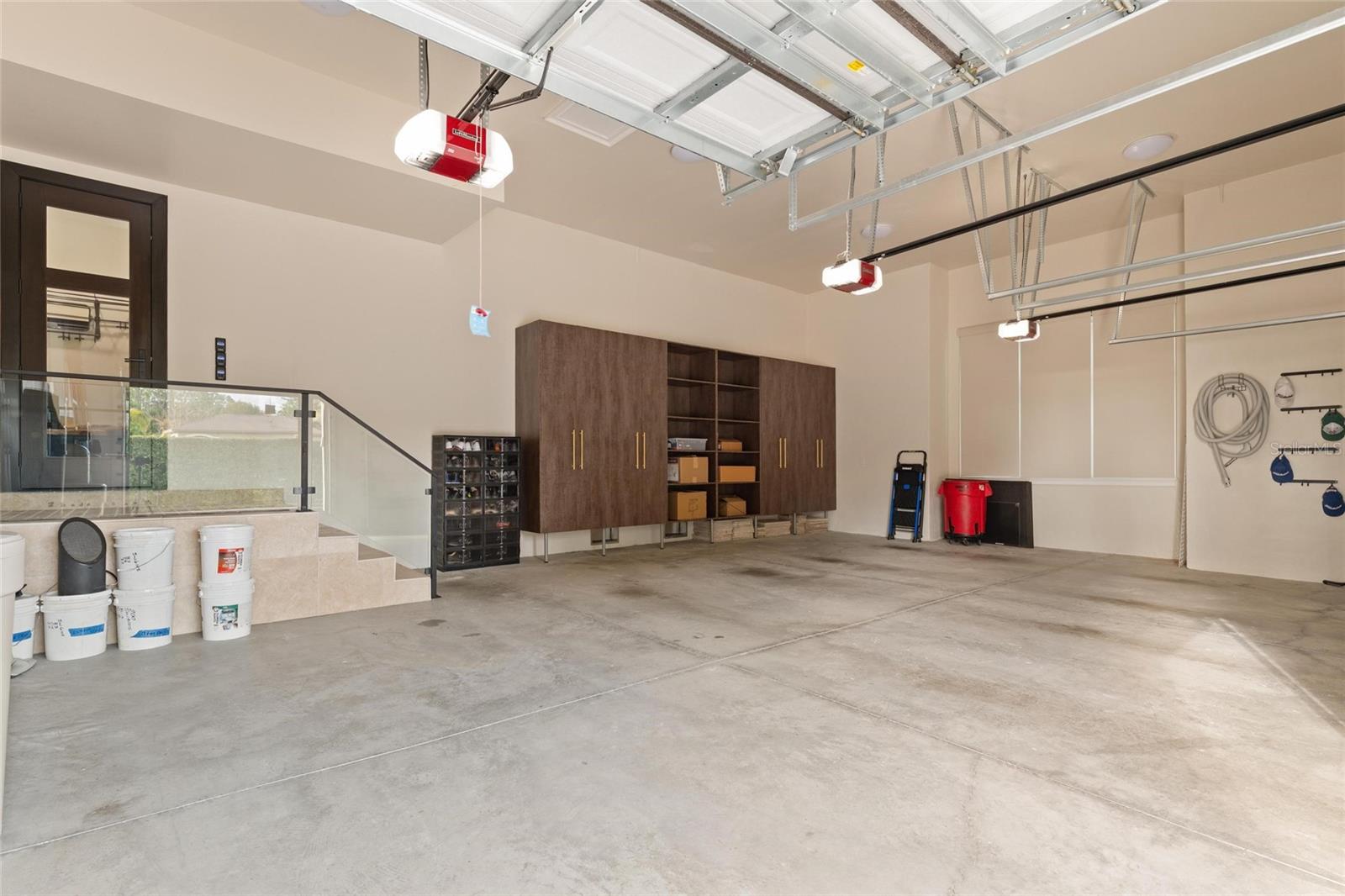 W7882048 Property Photo