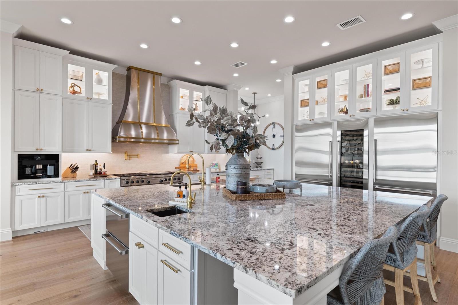 W7882048 Property Photo