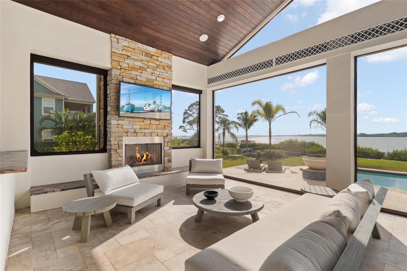 W7882048 Property Photo