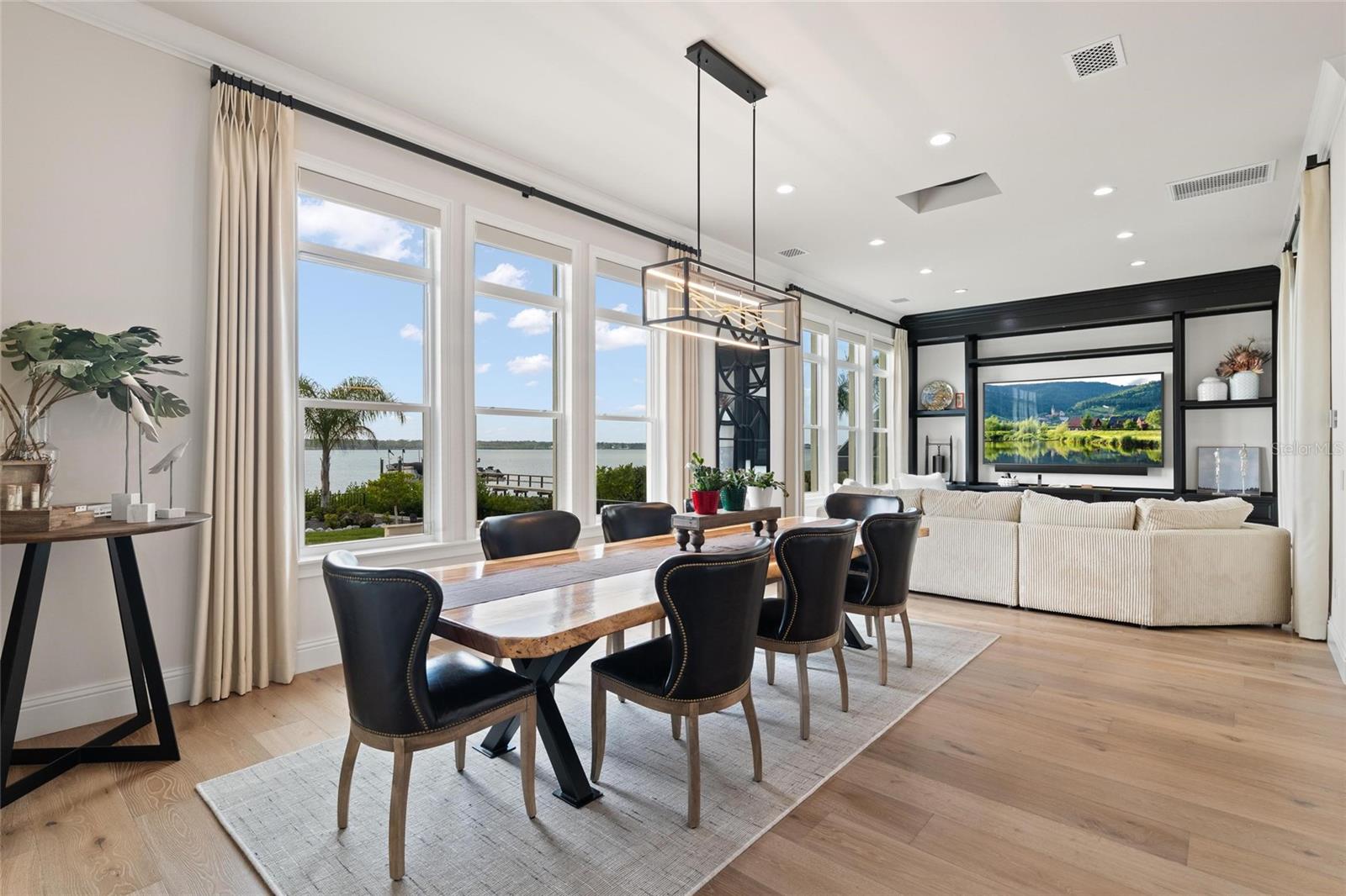 W7882048 Property Photo