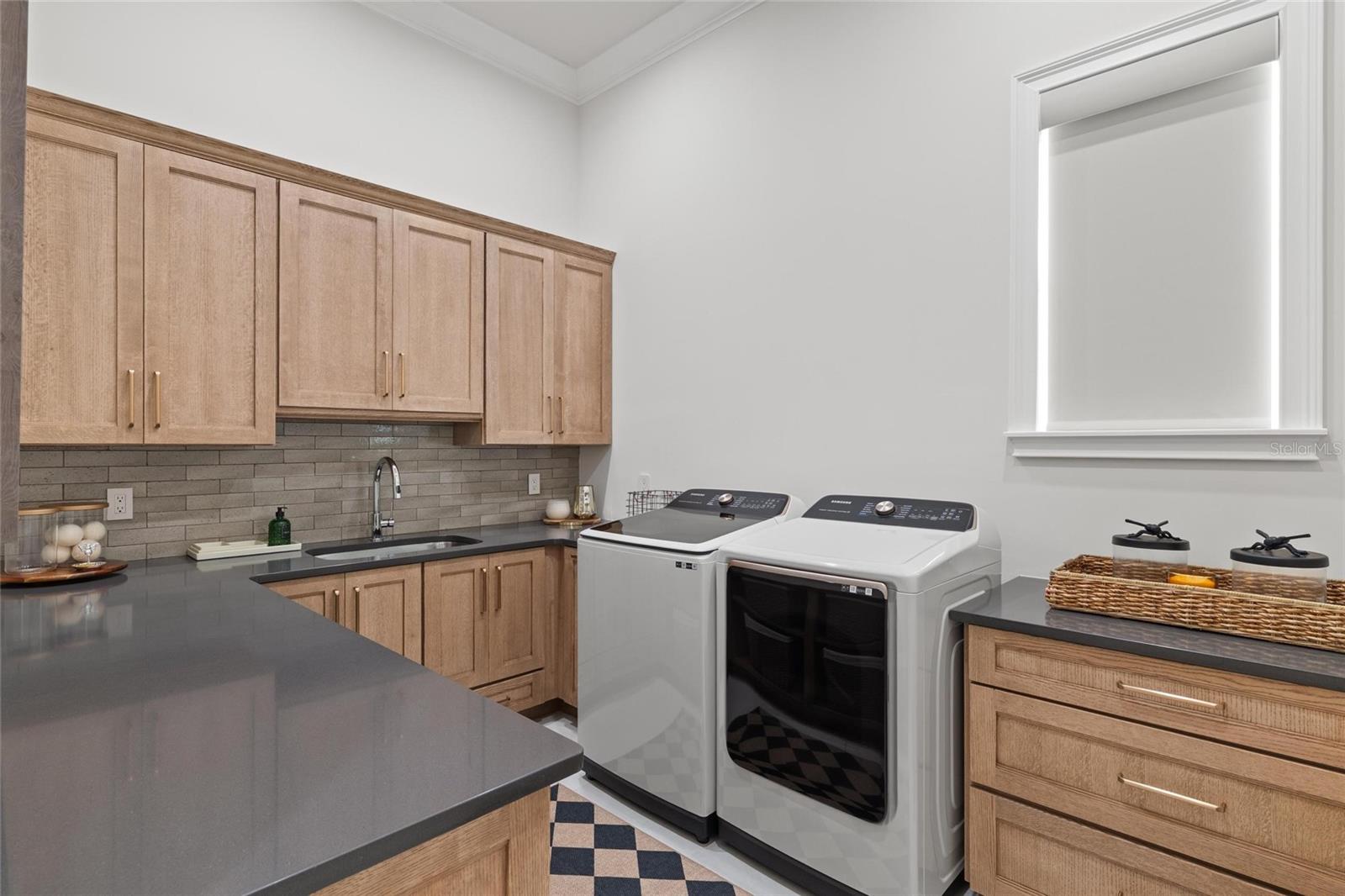 W7882048 Property Photo