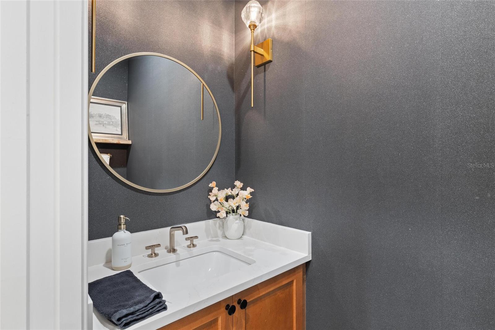 W7882048 Property Photo