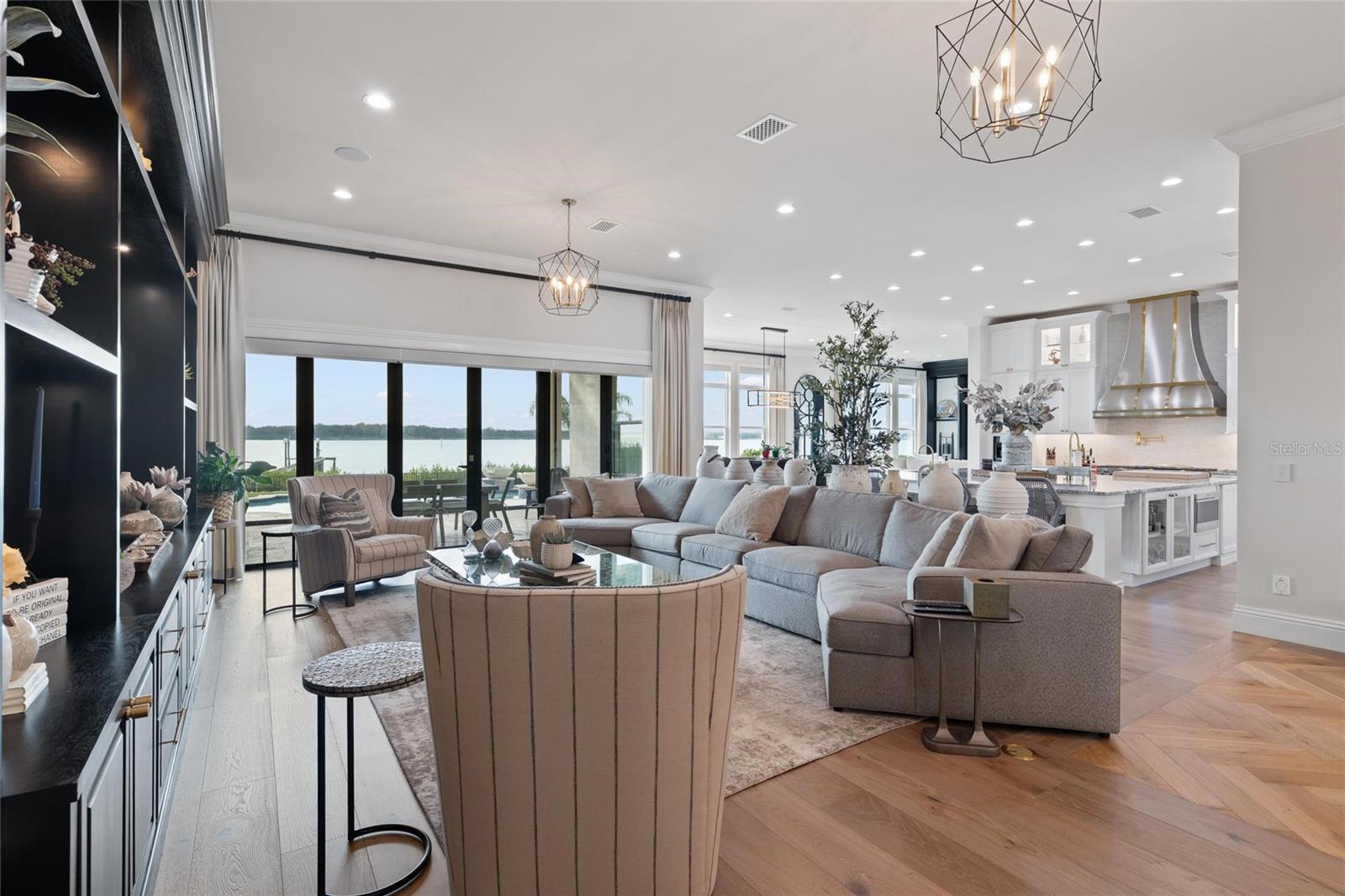 W7882048 Property Photo