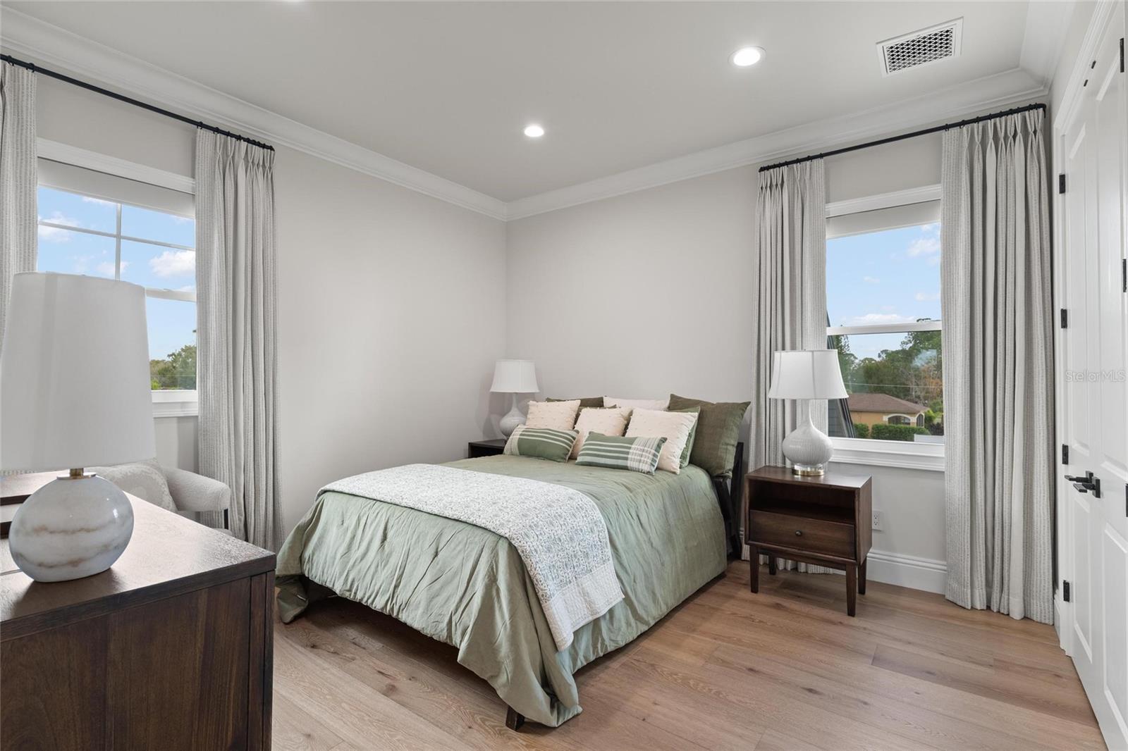 W7882048 Property Photo