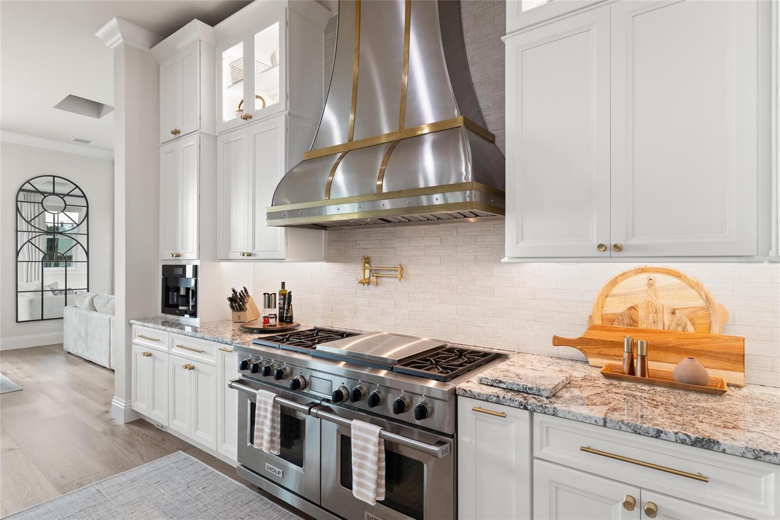 W7882048 Property Photo