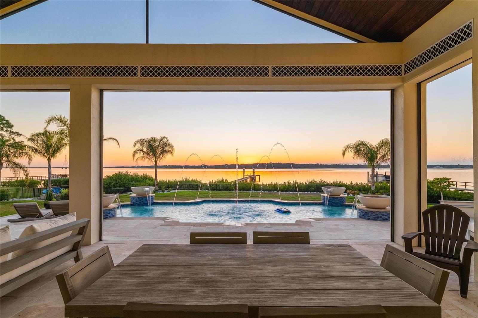 W7882048 Property Photo