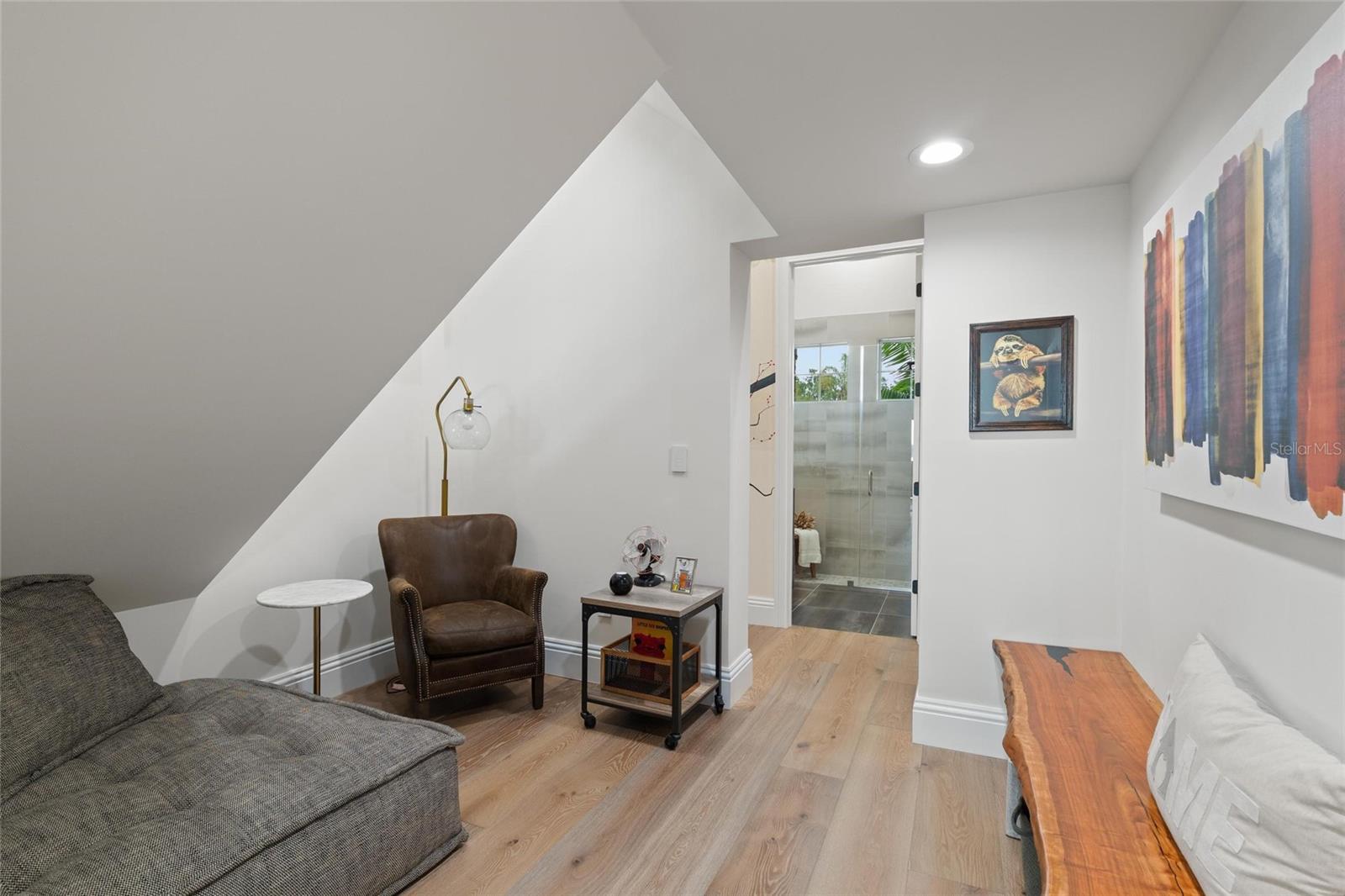 W7882048 Property Photo