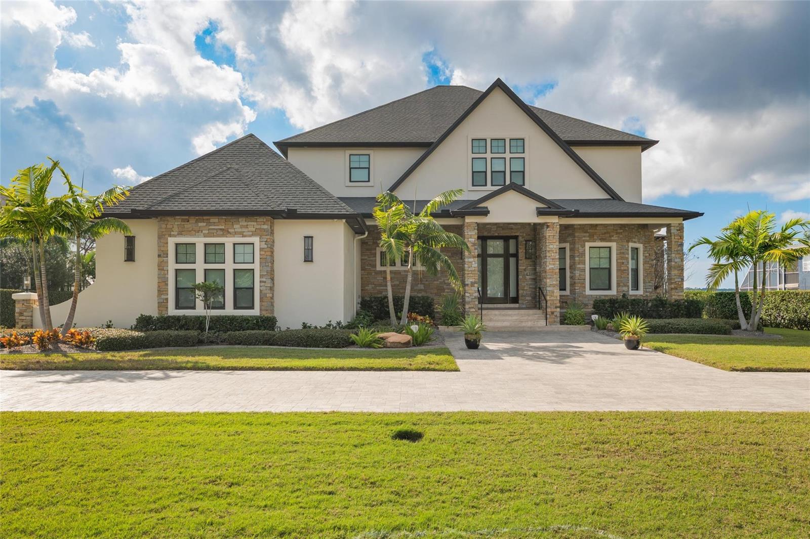 W7882048 Property Photo