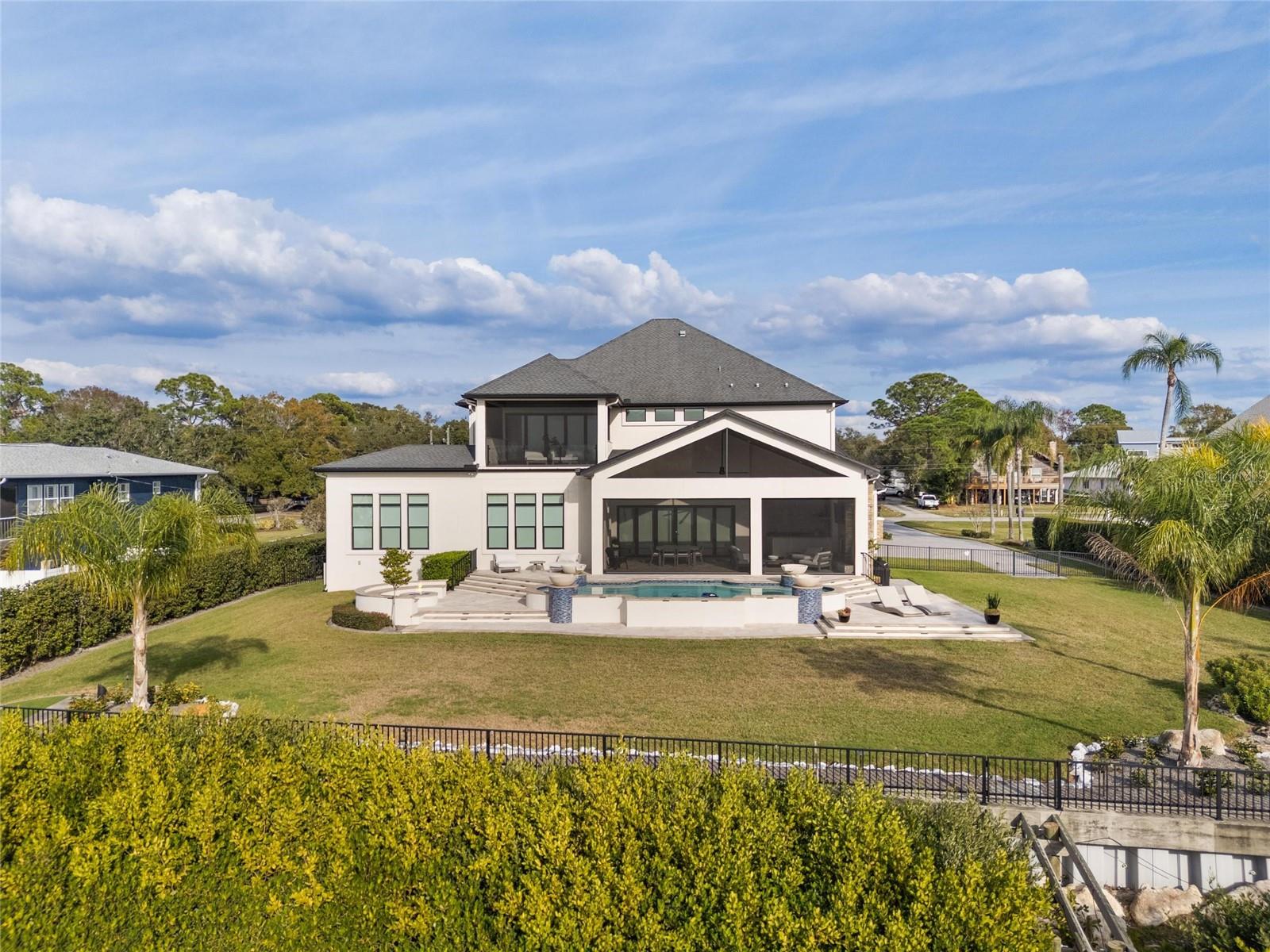 W7882048 Property Photo