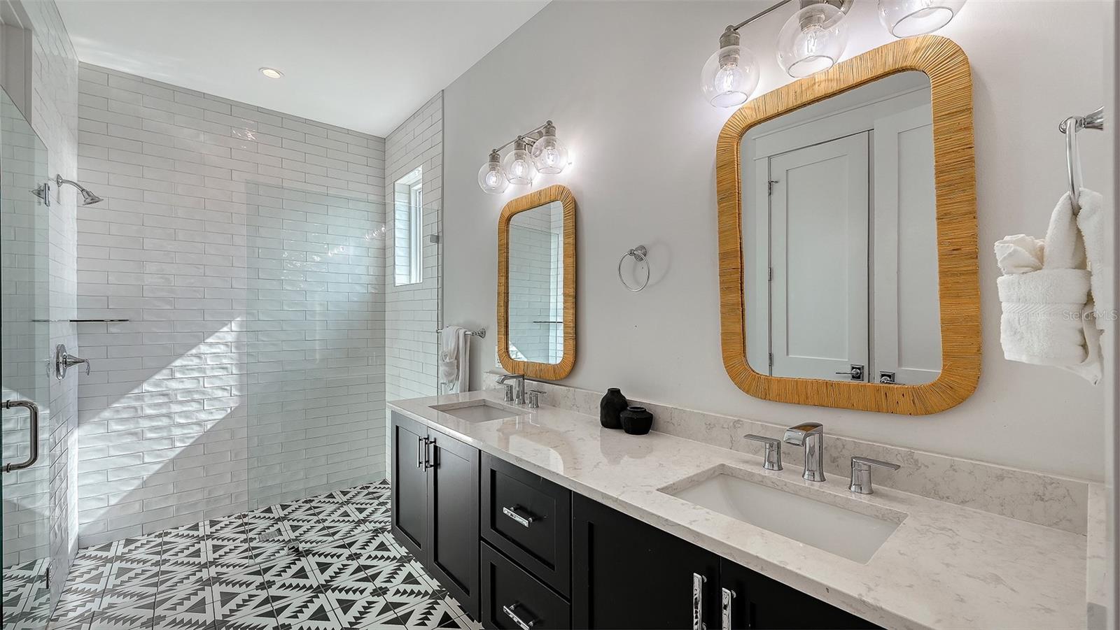 A4678136 Property Photo